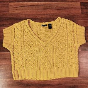 Cropped Yellow MODA Sweater